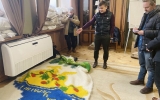 Сергій Сухомлин: Вишита ковдра з орнаментом України рятує під час війни 