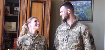 Джулія та Віктор. Історія закоханих військових