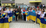 Учні та батьки, вчителі ліцею №3 і волонтери зібрали кошти та придбали автівку для Збройних Сил