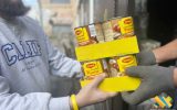 Передали спальники, ліхтарики, батарейки, енергетики, продукти харчування та смаколики на передову. 