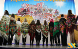 Розкішні україночки: у ліцеї №17 влаштували флешмоб  до  Дня української хустки
