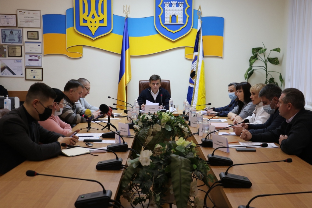 Виконком погодив перерозподіл субвенції на житло для дітей-сиріт та на ліки чорнобильцям